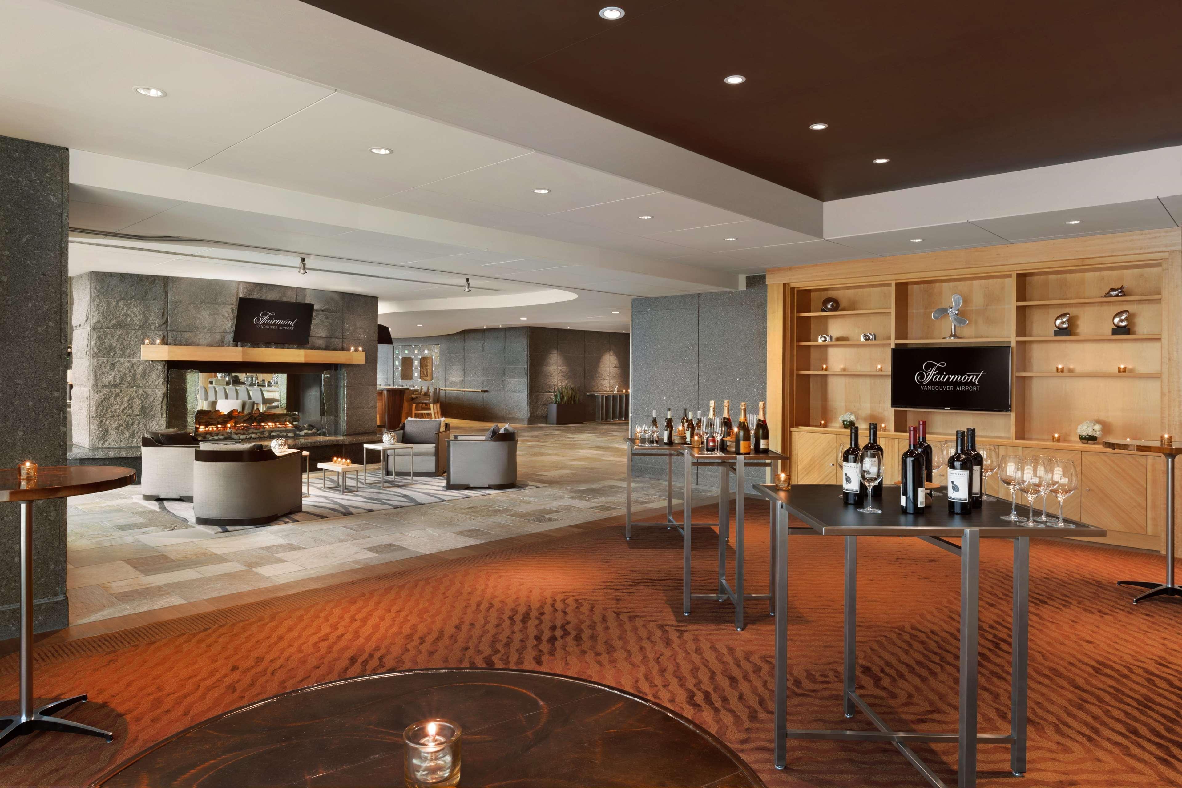 Fairmont Vancouver Airport In-Terminal Hotel Richmond Exterior foto The Wine Bar