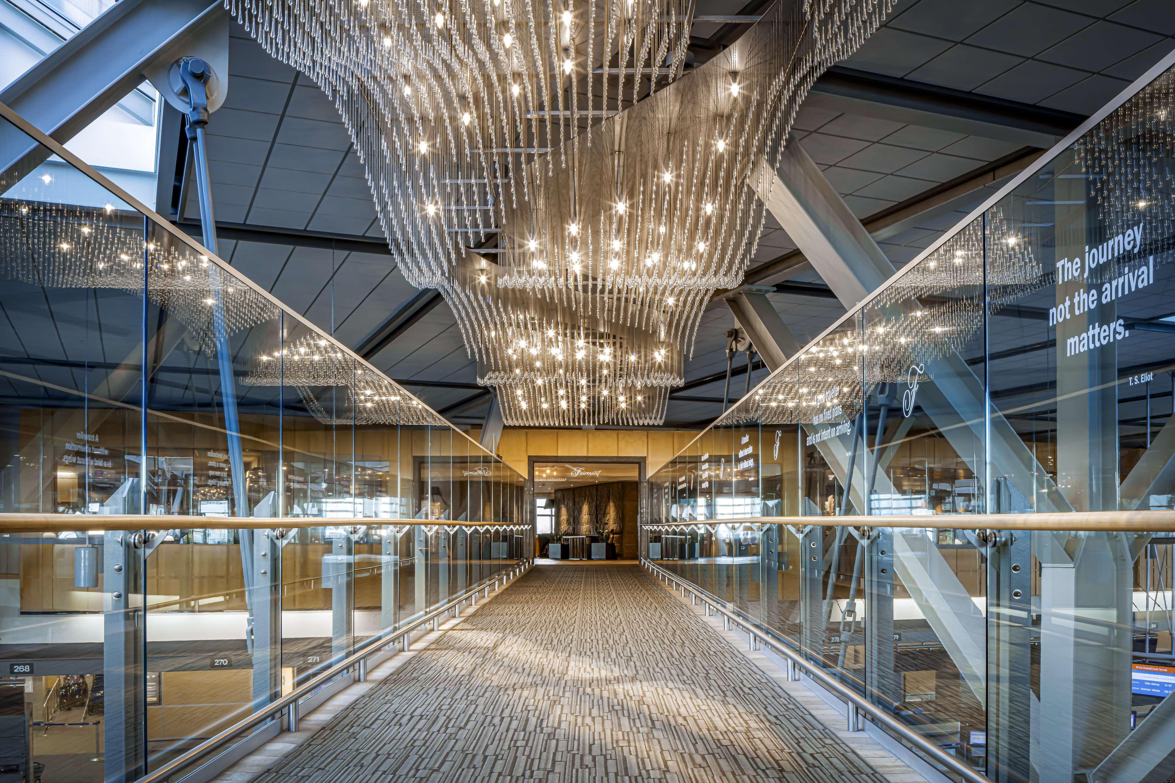 Fairmont Vancouver Airport In-Terminal Hotel Richmond Exterior foto The interior of the new terminal