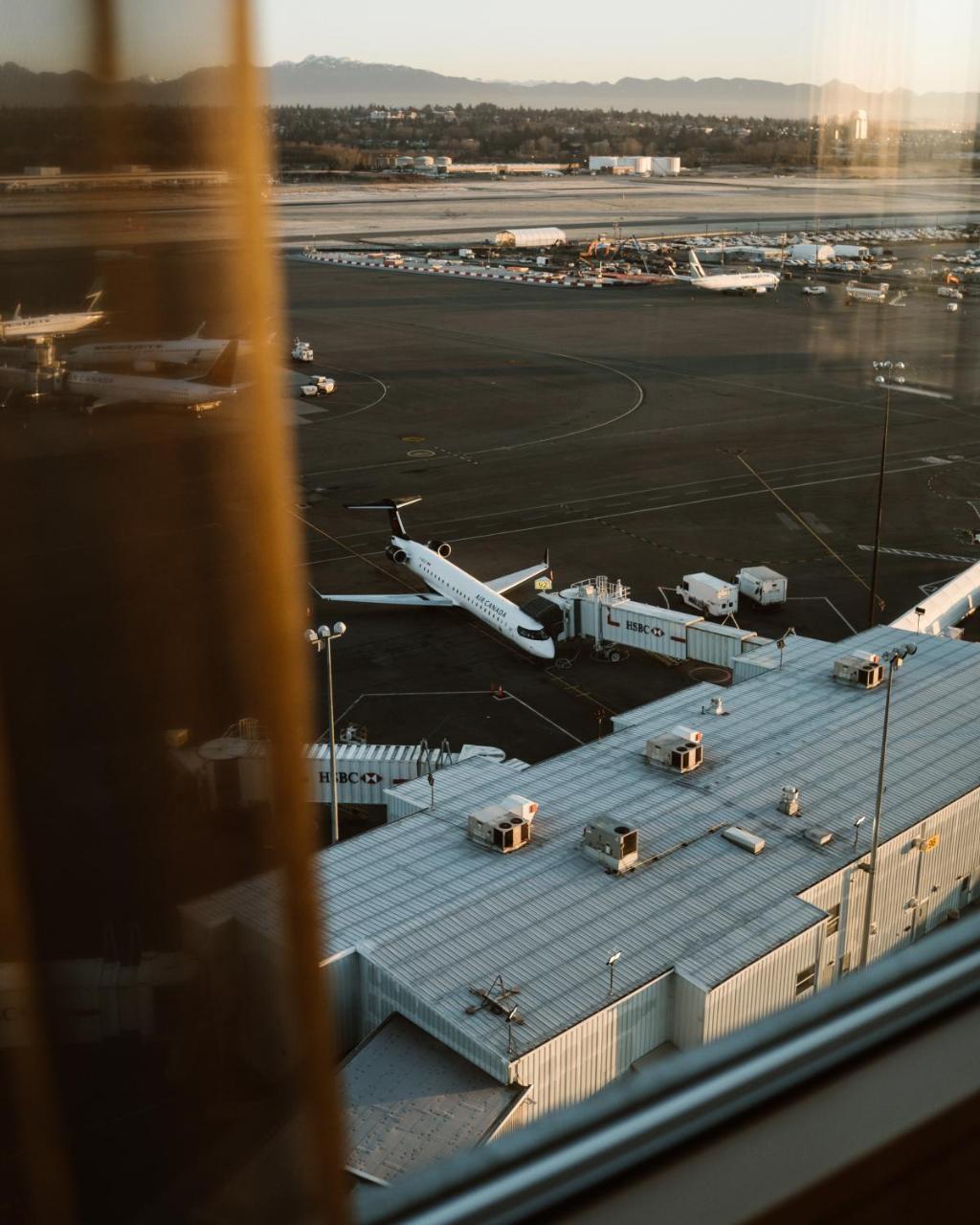 Fairmont Vancouver Airport In-Terminal Hotel Richmond Exterior foto